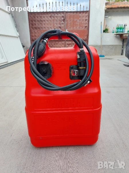 Резервоар за извънбордов двигател с два накрайника, маркуч, помпа и нивомер 25 литра , снимка 1