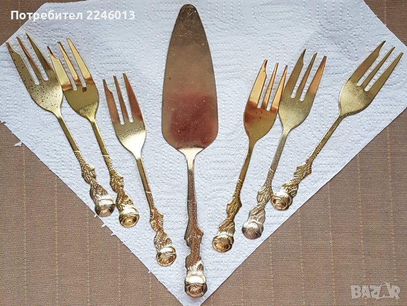 Стари сувенирни десертни вилици и шпатулка за сервиране, снимка 1