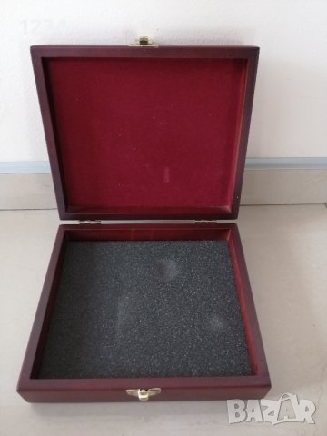 Дървена кутия 19.5 х 17.5 h 5.5 см. , снимка 4 - Други стоки за дома - 40700445