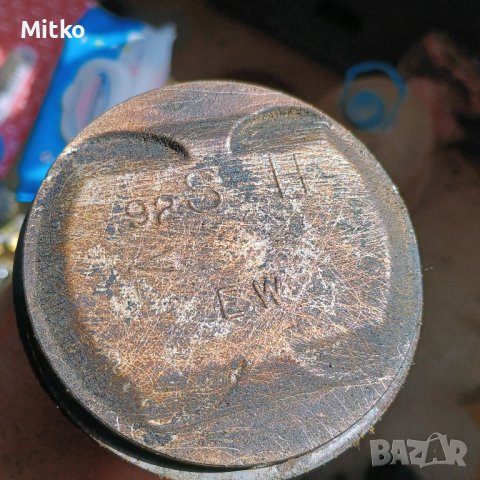 Бутала + Биели За Мицубиши Каризма 1.6И 16В 2000г / Mitsubishi Carisma 1.6I 16V 2000y, снимка 2 - Части - 44277967