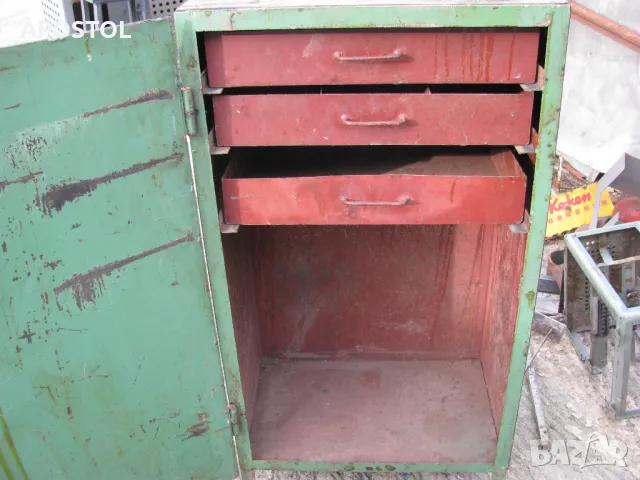 метален шкаф, снимка 2 - Куфари с инструменти - 49471072