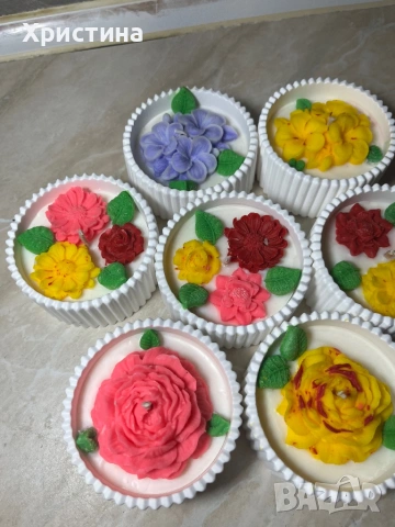 Ароматни соеви свещи подарък за 8 март за жена, снимка 2 - Ръчно изработени сувенири - 53574124