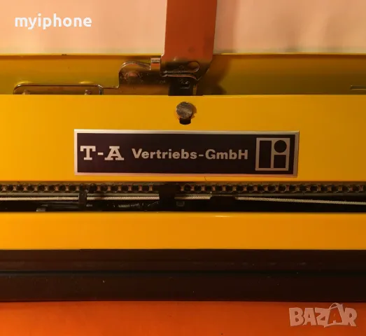 Пишеща Машина TRIUMPH TIPPA обслужена Латиница Qwertz Топ Състояние, снимка 6 - Антикварни и старинни предмети - 48232266