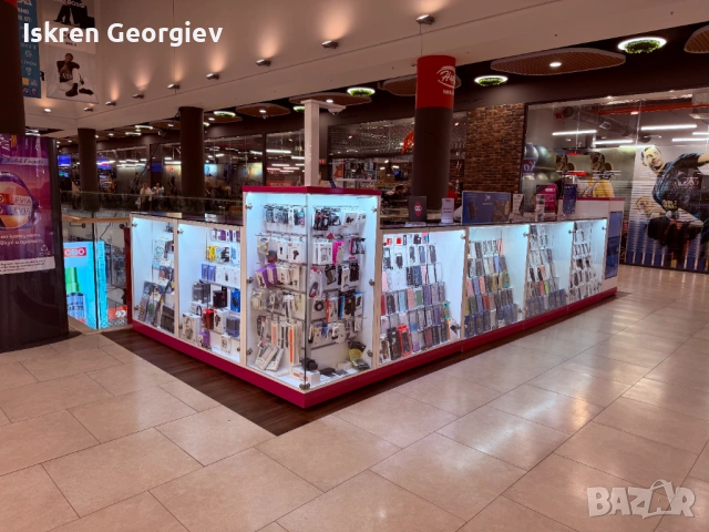 Модерен Модулен Щанд за Аксесоари - Напълно Оборудван (LED + TV), снимка 2 - Стелажи и щандове - 53829069