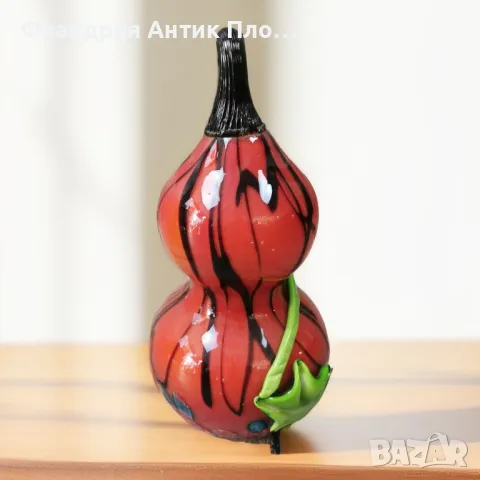 Червена тиква от цветно стъкло 