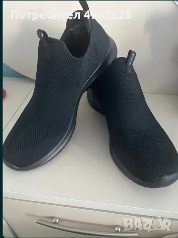 Черни дамски обувки Skechers – Wide Fit