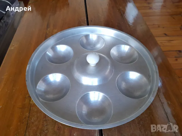 Стара алуминиева тепсия за яйца на очи, снимка 2 - Други ценни предмети - 47824100