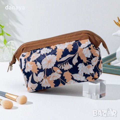 1256 Дамска козметична чантичка за гримове, снимка 3 - Портфейли, портмонета - 44211726