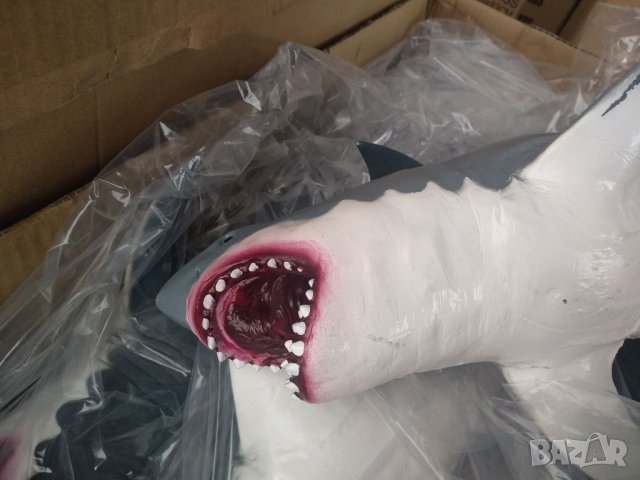 Голяма силиконова акула от филма  "Челюсти", снимка 5 - Фигурки - 38826622