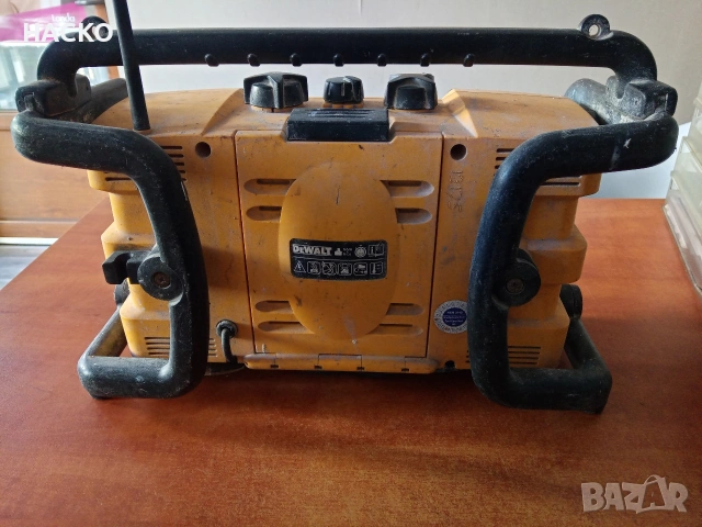 Строително Радио DeWalt DW911 Внос от Англия, снимка 6 - Радиокасетофони, транзистори - 53812554