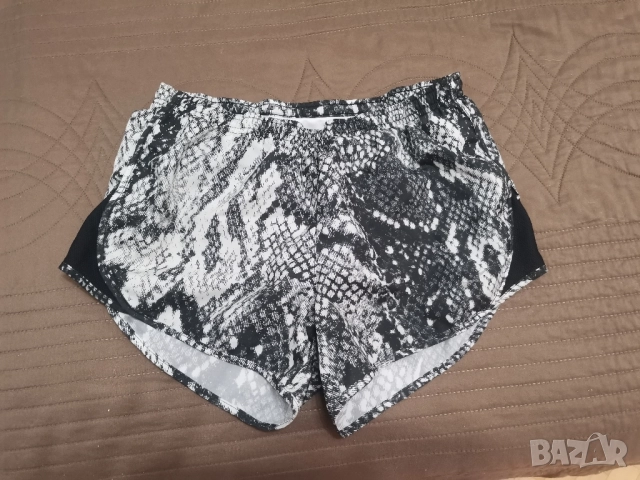 Къси панталонки Nike dri fit размер S
