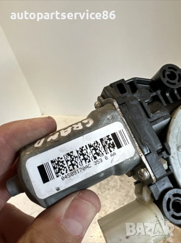 Преден десен мотор за стъкло за Jeep Grand Cherokee (2006) 04589170AC, снимка 2 - Части - 53510200