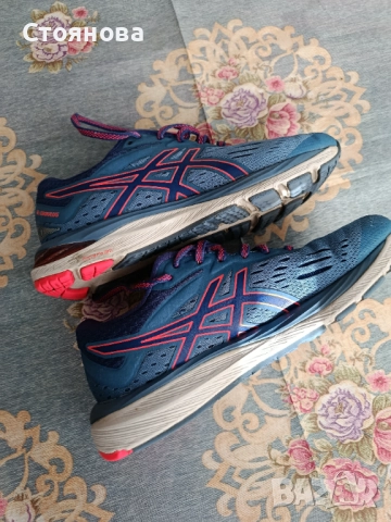 Маратонки за момиче Асикс, снимка 5 - Детски маратонки - 51765054