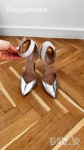 Обувки Armani от естествен велур 39 номер, снимка 2 - Дамски обувки на ток - 51785757