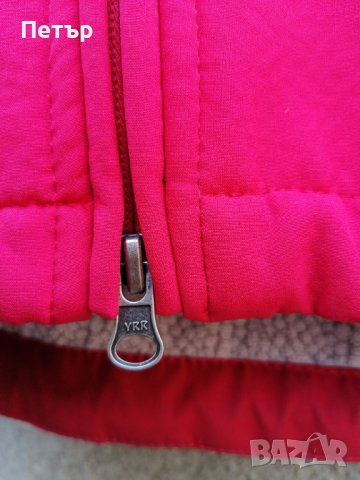 Продавам чисто ново дамско червено яке софт шел The North Face, снимка 15 - Якета - 30037415