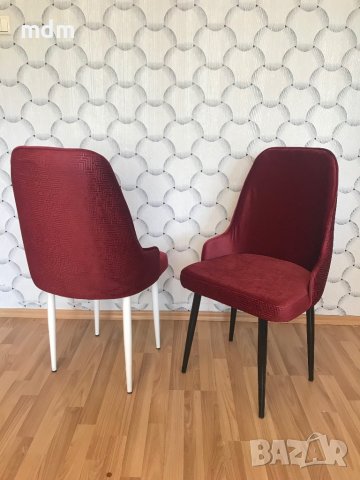 Трапезни столове с конструкция от масив и фина кадифена тапицерия., снимка 4 - Столове - 42682806