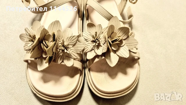 Бежови сандали за момиче 35 , снимка 5 - Детски сандали и чехли - 51133971
