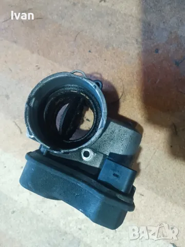 Дросел клапа VW Passat B6 03G128063B, снимка 4 - Части - 48820637