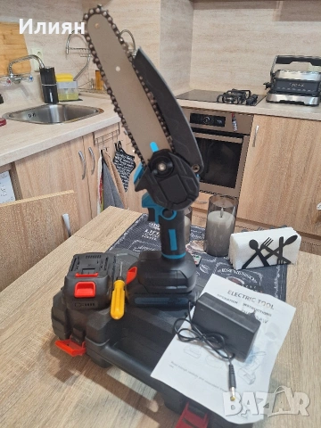 Мини верижен акумолаторен трион , снимка 4 - Куфари с инструменти - 53389687