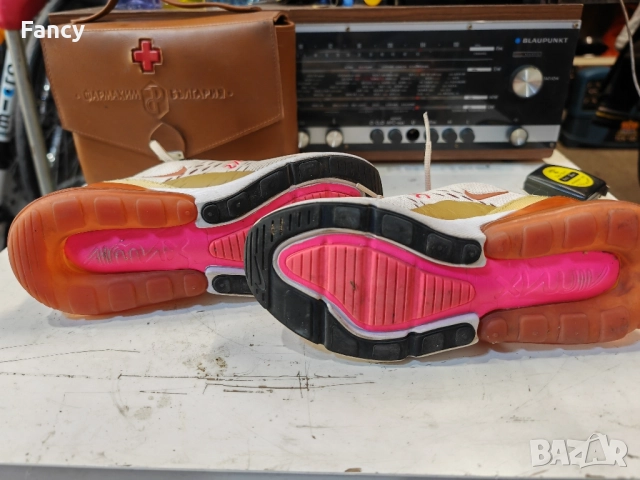 Дамски маратонки Nike Air Max 270/36 номер , снимка 8 - Маратонки - 51826466