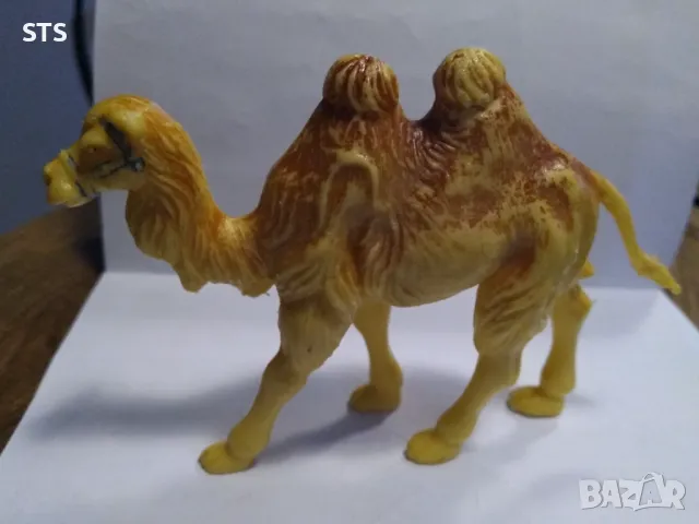 Винтидж играчка камила Blue Box Singapore