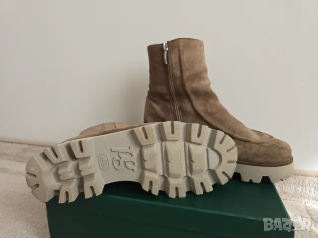 Велурени боти Paul Green - бежови - EU 40, UK 6.5