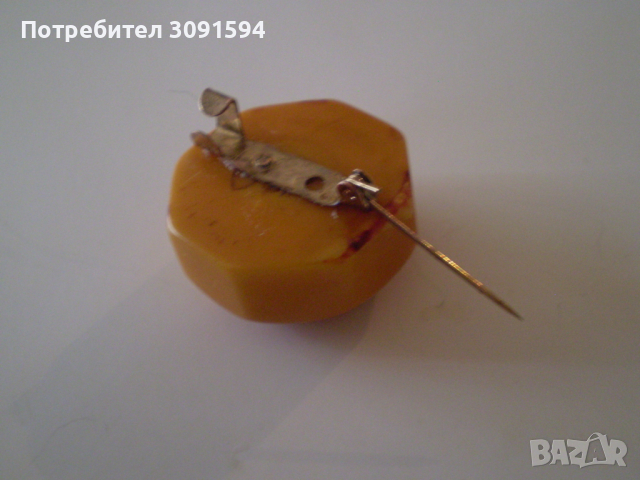 Дамска брошка бакелит тип кехлибар , снимка 6 - Антикварни и старинни предмети - 36300876