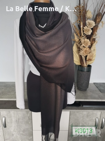 Шалове от шашмир с втъкана златна нишка, снимка 14 - Шалове - 51941414