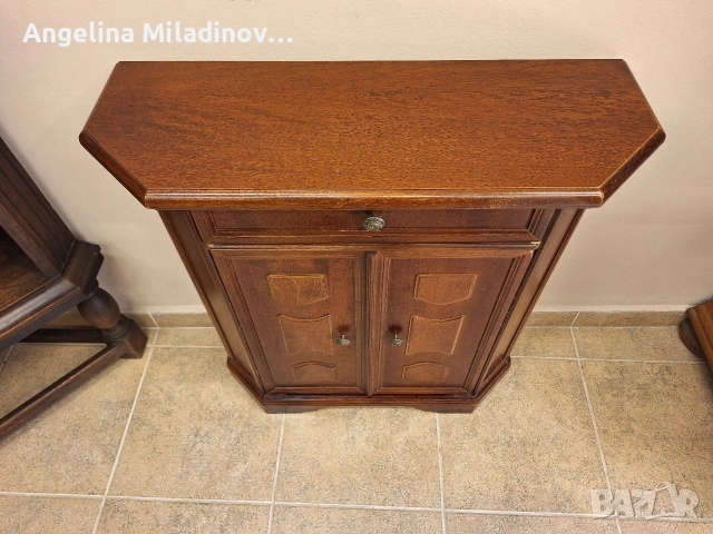 Винтидж скрин, шкаф орех , снимка 5 - Шкафове - 53774354