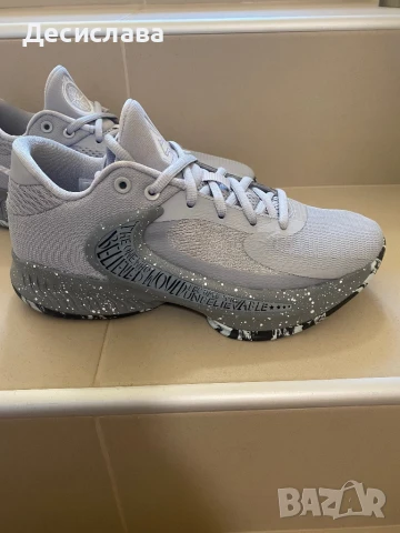 Nike Freak 4 GS 38 номер, снимка 3 - Маратонки - 51285173