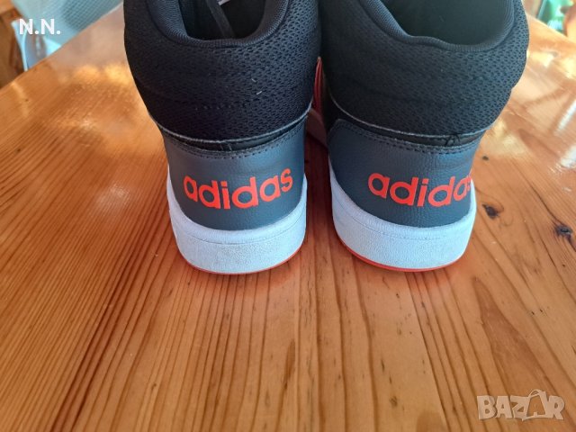 Продавам маратонки  Adidas