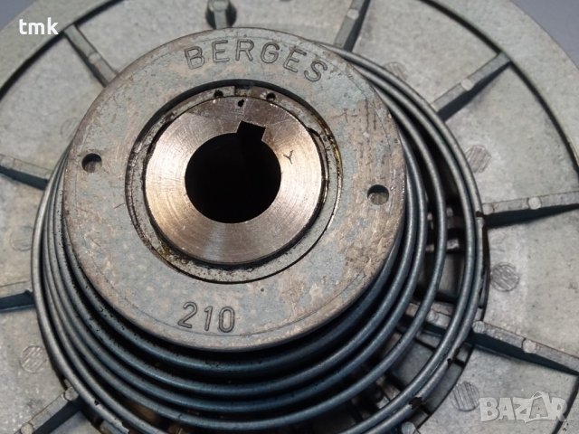 Вариаторна шайба Berges 210 double variable speed pulley Ф220/Ф22, снимка 11 - Резервни части за машини - 42364912