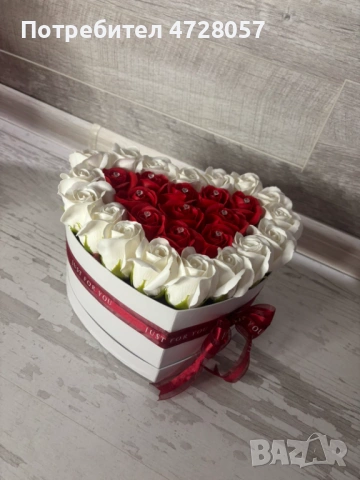 Вечни букети в кутия 