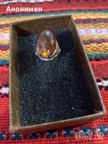Руски златен пръстен с камък кехлибар