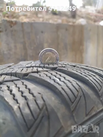 Зимни гуми Kumho Wintercraft 195/65 R15 с джанти, снимка 2 - Гуми и джанти - 47992754