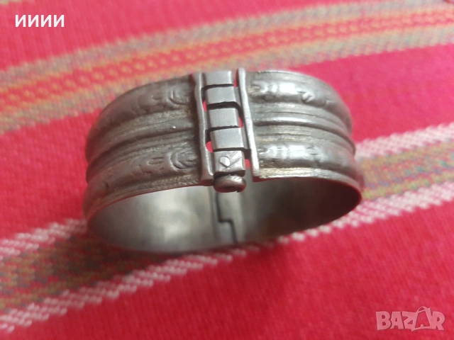 Сребърна гривна Възрожденска 