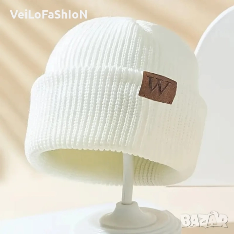 Нова зимна детска шапка с етикет W в черен цвят, снимка 3 - Шапки, шалове и ръкавици - 46896216