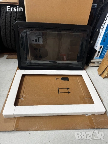 Прозорец отваряем Dometic с щора и комарник (Свален от чисто нов Кемпер) 