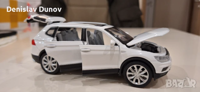 VW Tiguan 1:32 с отваряеми врати, капак, светещи фарове и стопове, снимка 2 - Коли, камиони, мотори, писти - 51210502
