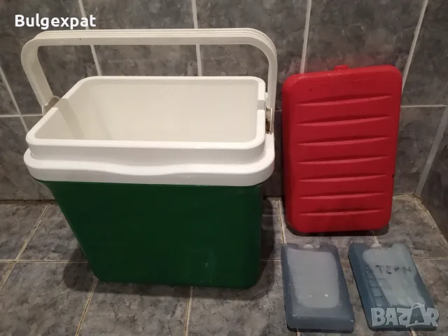Хладилник за плажа с ледени пакети