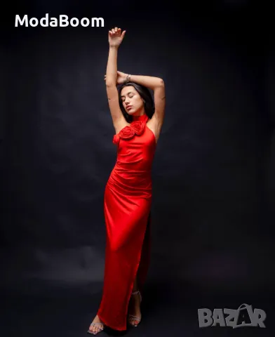 Дълга червена дамска рокля 