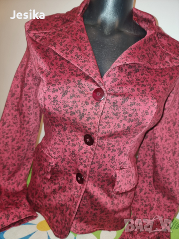 Червено сако, снимка 2 - Сака - 36164831