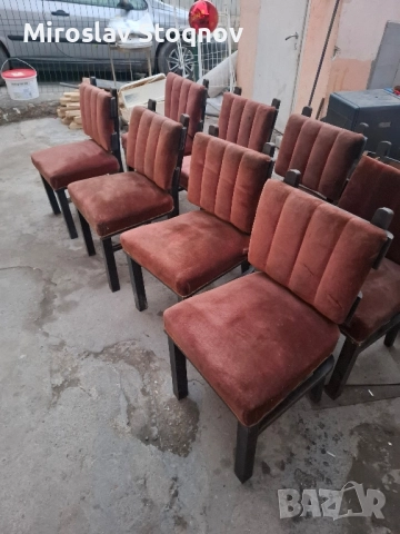 продават се 8 стола за техните години са мн запазени които има въпроси да пита