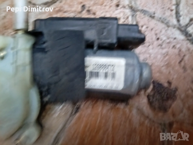 Моторче за повдигане на стъклоповдигач, десен преден 128000472 Renault Megane 2, снимка 6 - Части - 53029060