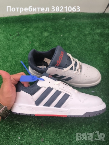 Маратонки Adidas Чисто нови, снимка 3 - Спортни обувки - 52582495