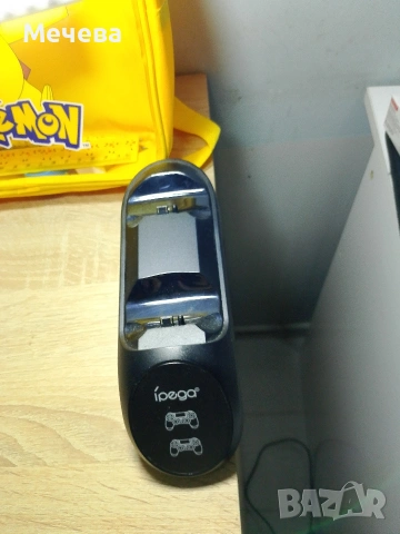 станция за зареждане на джойстик за PlayStation 4