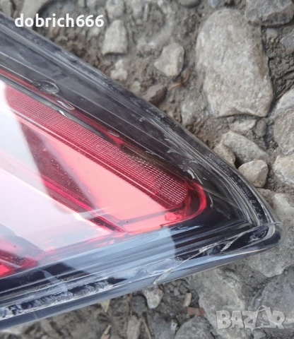 Десен стоп на багажника Toyota Rav4 4 2015-2017 Тойота Рав4 81580-42031, снимка 3 - Части - 50703004