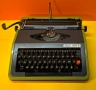 Пишеща Машина Хеброс 1300 Ф 3 цвята с нова лента , клавиатура Кирилица , обслужена и смазана , снимка 3