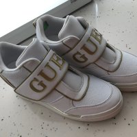 Обувки на GUESS, снимка 2 - Маратонки - 40895553