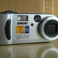 Sony DSCP51 Cyber-shot 2MP цифров фотоапарат с 2x оптично увеличение, снимка 9 - Фотоапарати - 44479279
